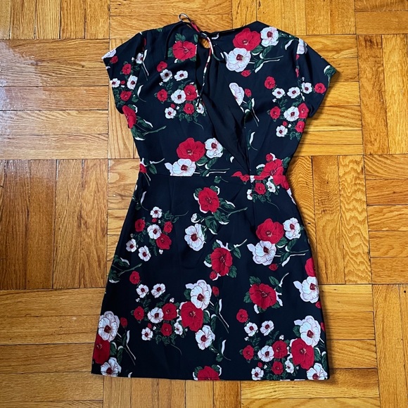 About Us Addison Black Floral Mini Dress - Picture 4 of 7